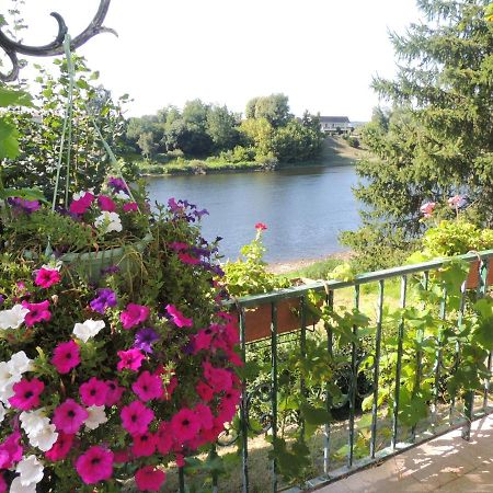 Le Jardin Des Cygnes Bed & Breakfast Pineuilh Bagian luar foto
