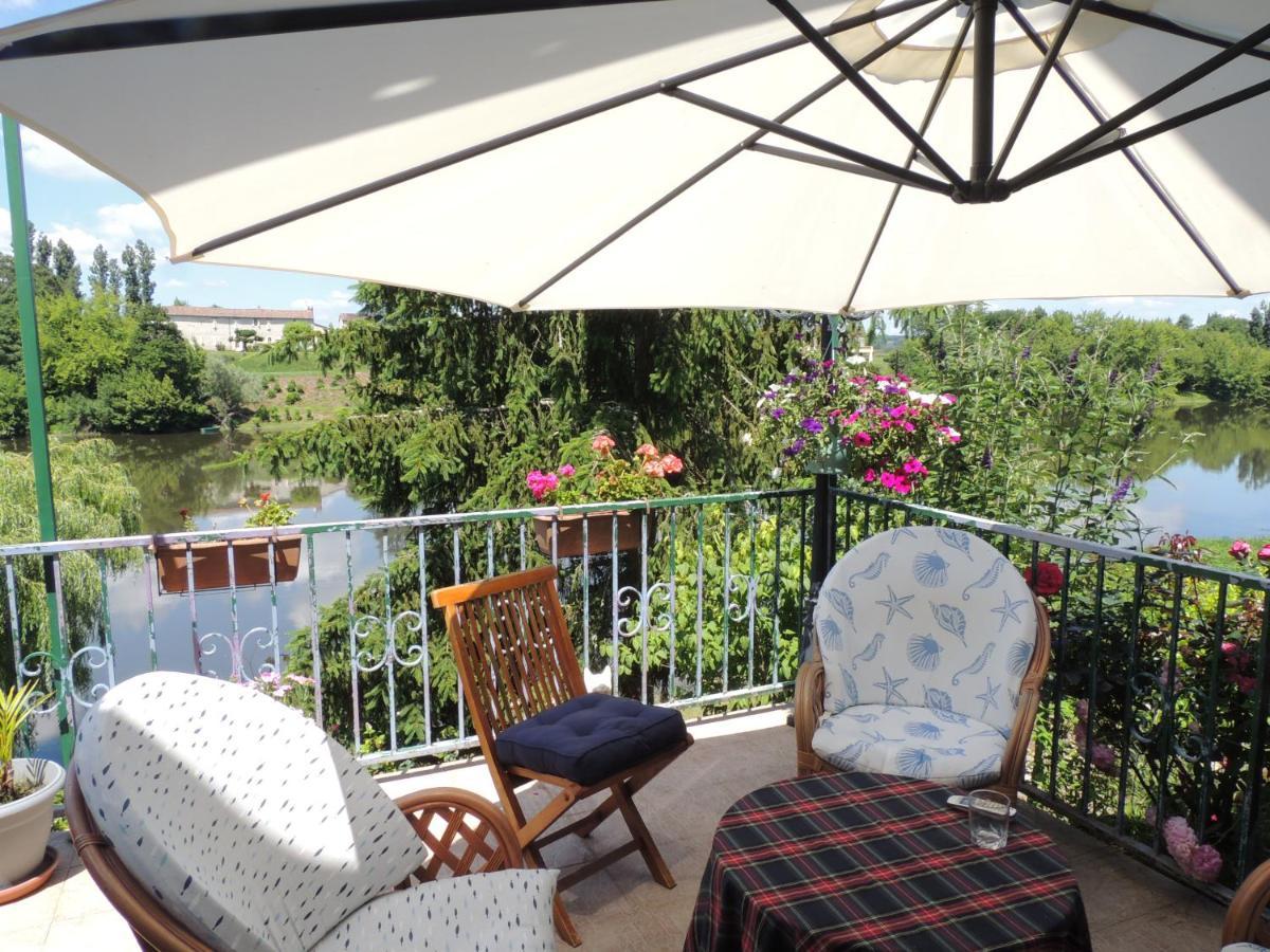 Le Jardin Des Cygnes Bed & Breakfast Pineuilh Bagian luar foto
