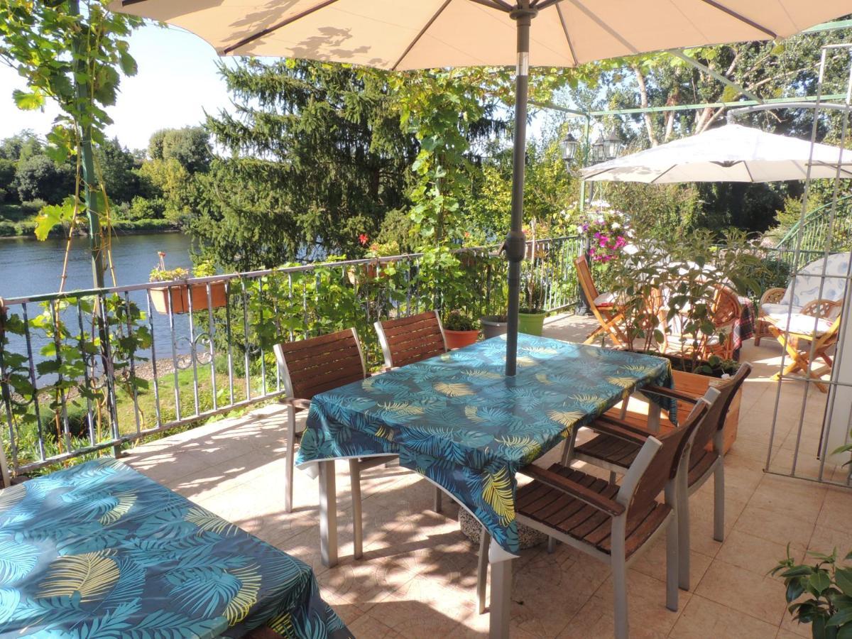 Le Jardin Des Cygnes Bed & Breakfast Pineuilh Bagian luar foto